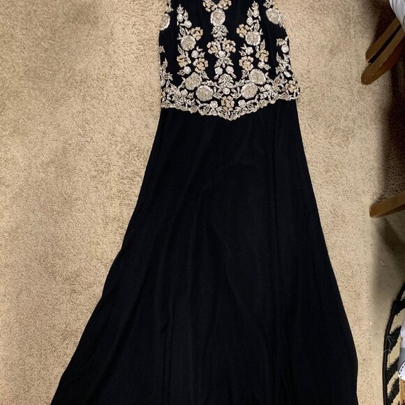 Long Black Dress With Beads Design - Picture 3 of 3